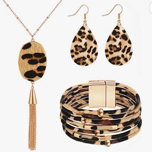 Leopard jewelry set.